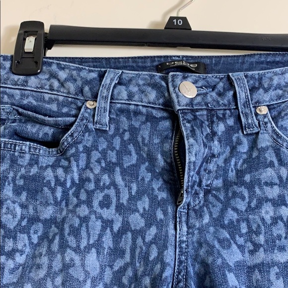Women’s BeBe Jeans - Picture 2 of 4